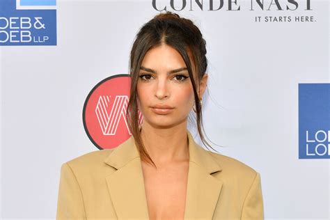 emily ratajkowski lips|Emily Ratajkowski Shuts Down Rumors That She Got。